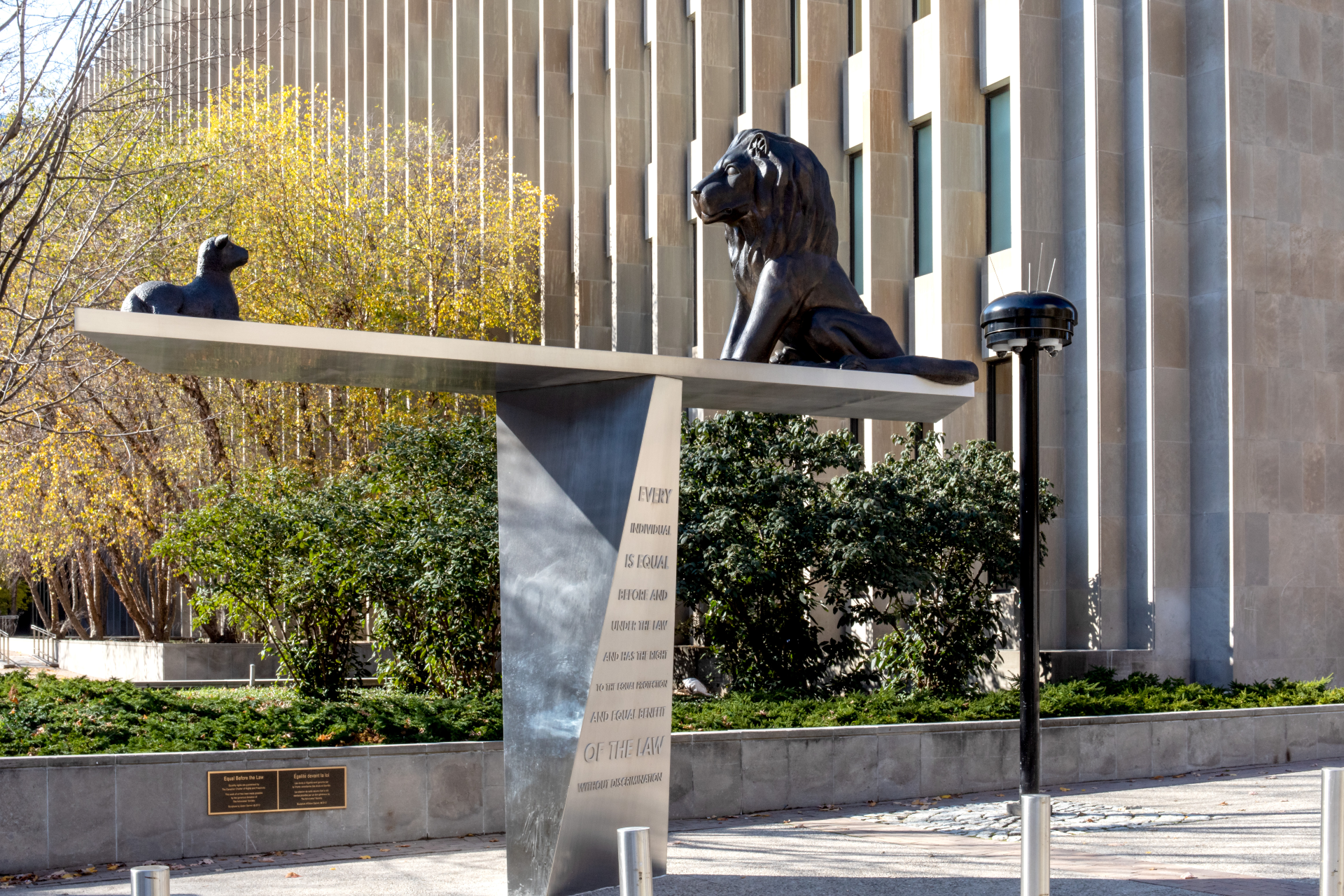 Toronto Courthouse statue with lions